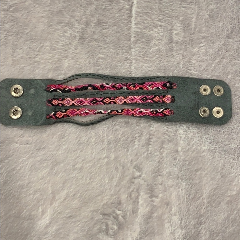 Multi stranded Wrap bracelet - Picture 3 of 5